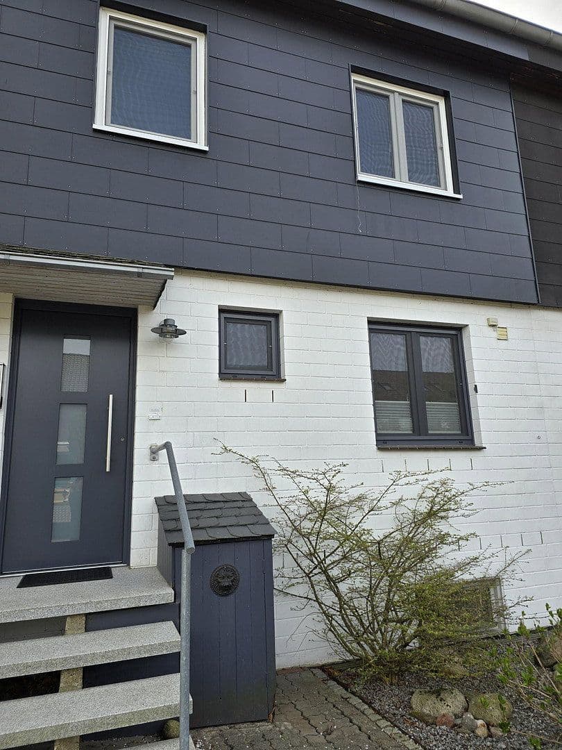 Prodej domu 135 m², pozemek 168 m², Ronnenberg, Dolní Sasko Prodej domu 135 m², pozemek 168 m², Ronnenberg, Dolní Sasko