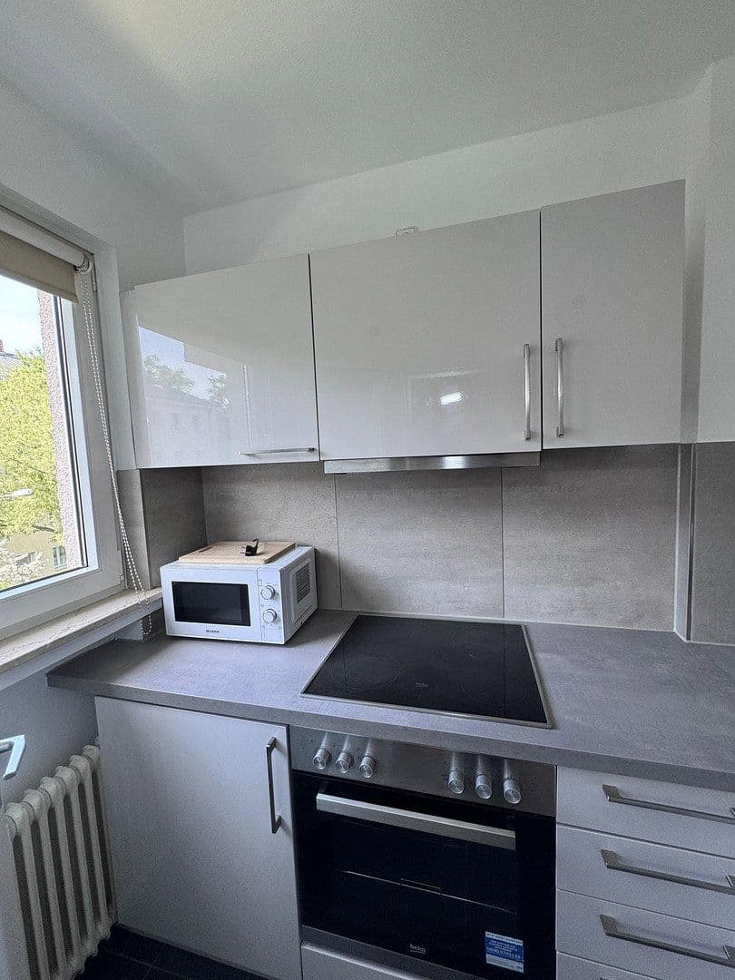 Pronájem bytu 1+1 30 m², Schöffenstr., Frankfurt am Main, Hessen Pronájem bytu 1+1 30 m², Schöffenstr., Frankfurt am Main, Hessen