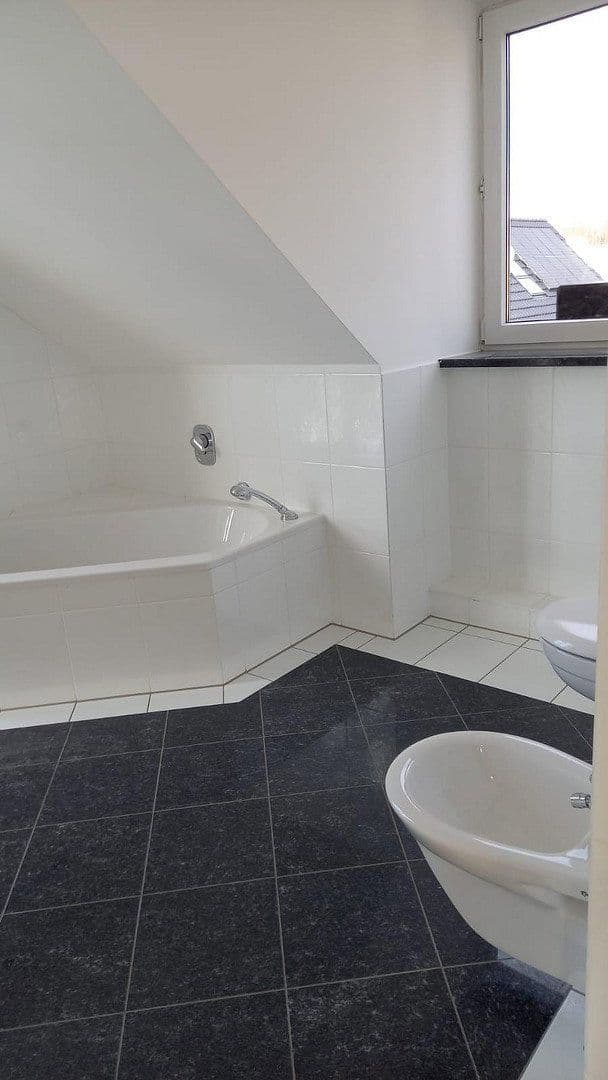 Pronájem domu 174 m², pozemek 256 m², München, Bavorsko Pronájem domu 174 m², pozemek 256 m², München, Bavorsko