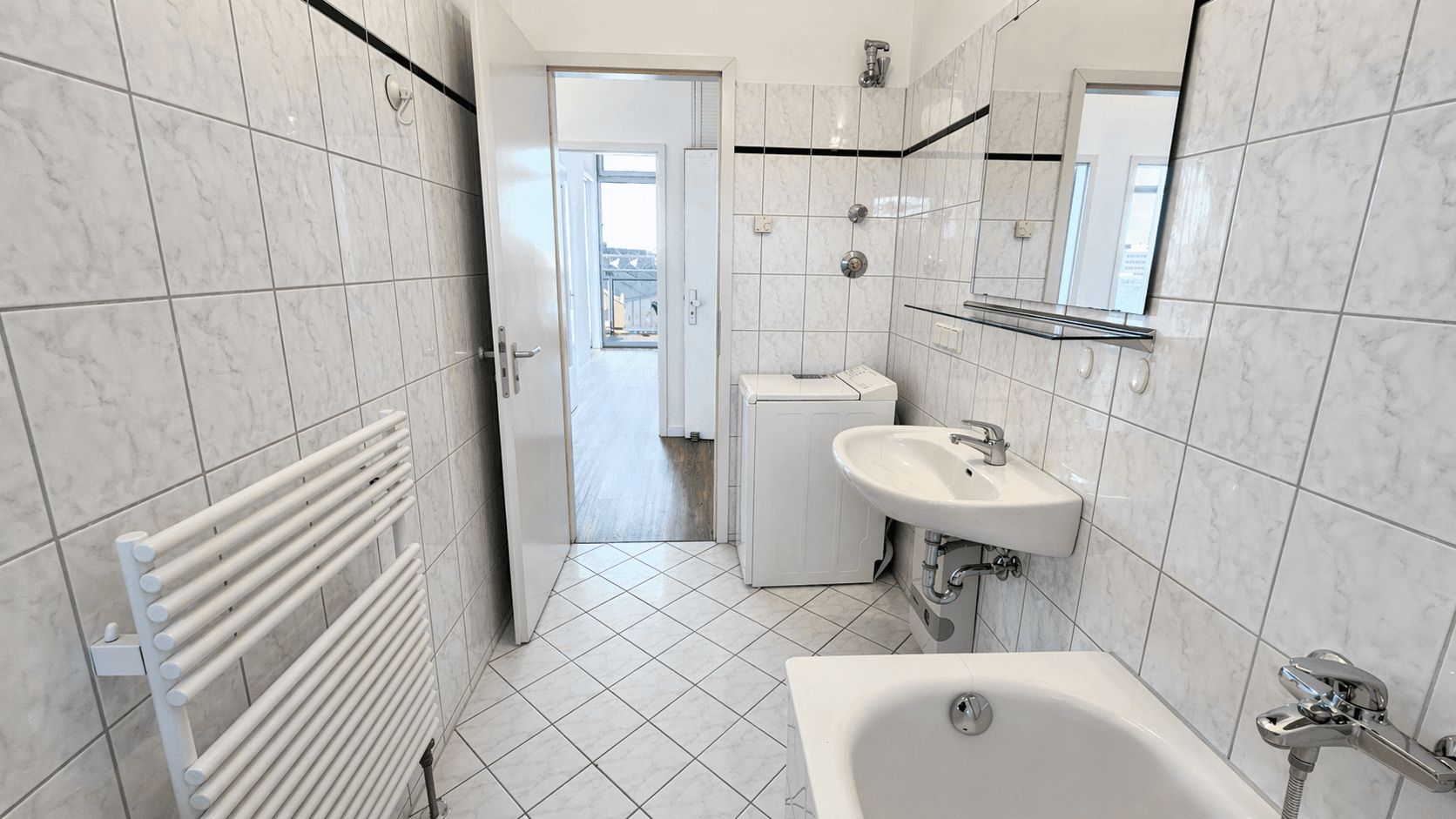 Prodej bytu 3+1 75 m², Berlin, Berlín Prodej bytu 3+1 75 m², Berlin, Berlín