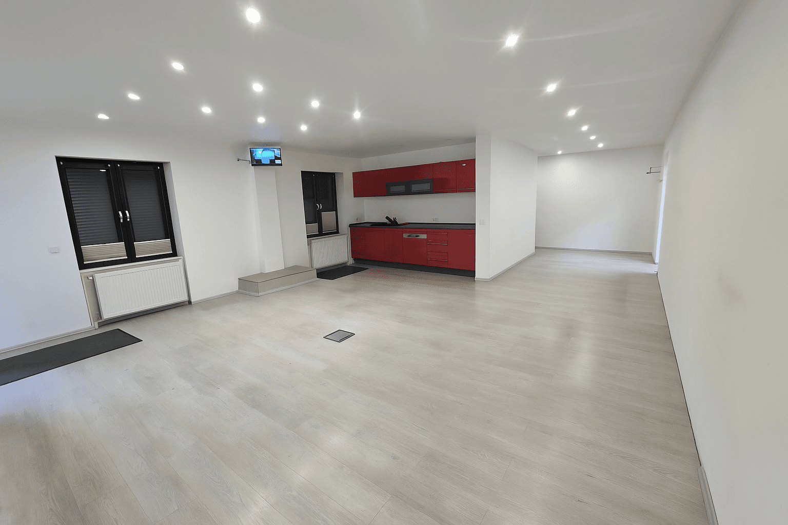 Pronájem nebytového prostoru 6.000 m², Am Zeppelinpark 57, MAD AUTO DESIGN, Berlin, Berlín Pronájem nebytového prostoru 6.000 m², Am Zeppelinpark 57, MAD AUTO DESIGN, Berlin, Berlín