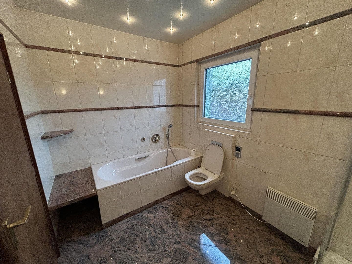 Pronájem bytu 4+1 136 m², Otto-Brenner-Straße 144, Bielefeld, Severní Porýní-Vestfálsko Pronájem bytu 4+1 136 m², Otto-Brenner-Straße 144, Bielefeld, Severní Porýní-Vestfálsko