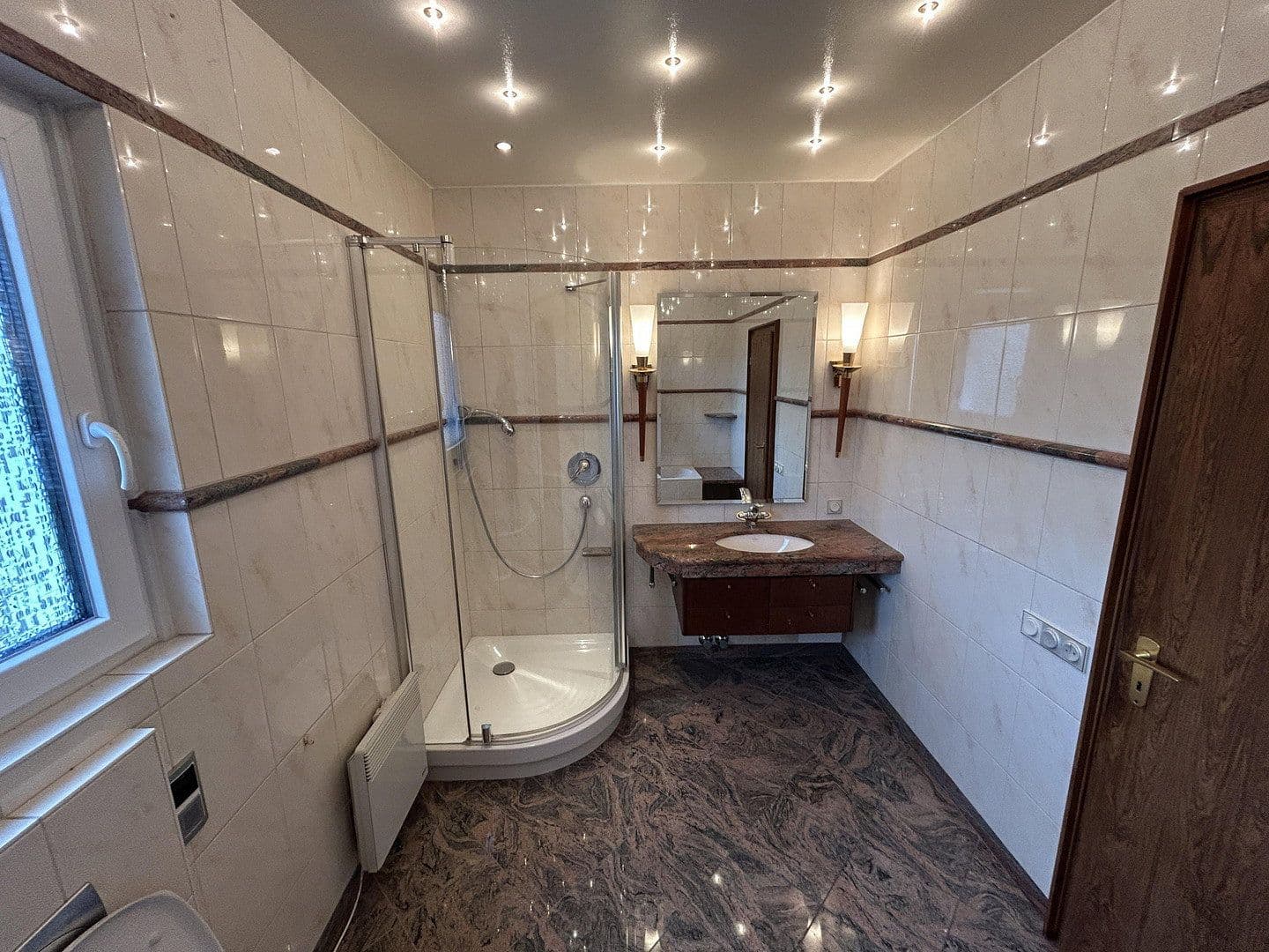 Pronájem bytu 4+1 136 m², Otto-Brenner-Straße 144, Bielefeld, Severní Porýní-Vestfálsko Pronájem bytu 4+1 136 m², Otto-Brenner-Straße 144, Bielefeld, Severní Porýní-Vestfálsko