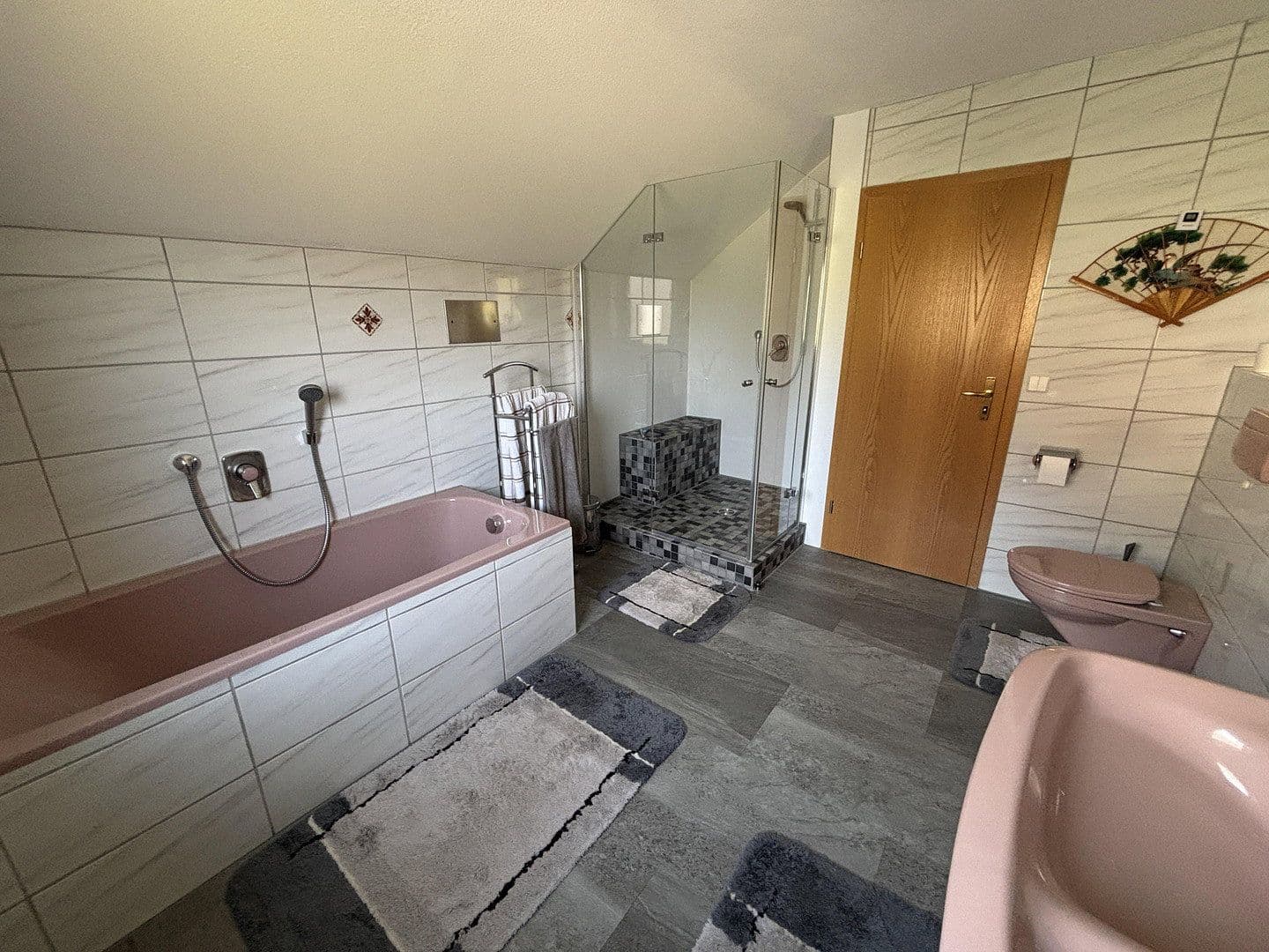 Prodej domu 193 m², pozemek 505 m², Bad Überkingen, Bádensko-Württembersko Prodej domu 193 m², pozemek 505 m², Bad Überkingen, Bádensko-Württembersko