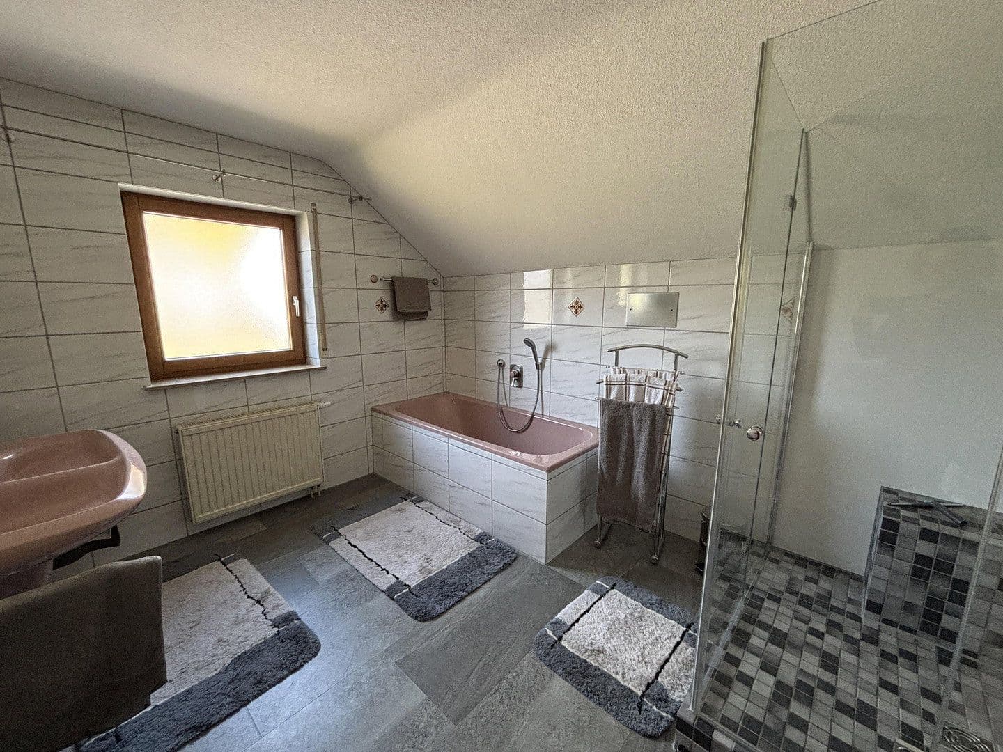 Prodej domu 193 m², pozemek 505 m², Bad Überkingen, Bádensko-Württembersko Prodej domu 193 m², pozemek 505 m², Bad Überkingen, Bádensko-Württembersko