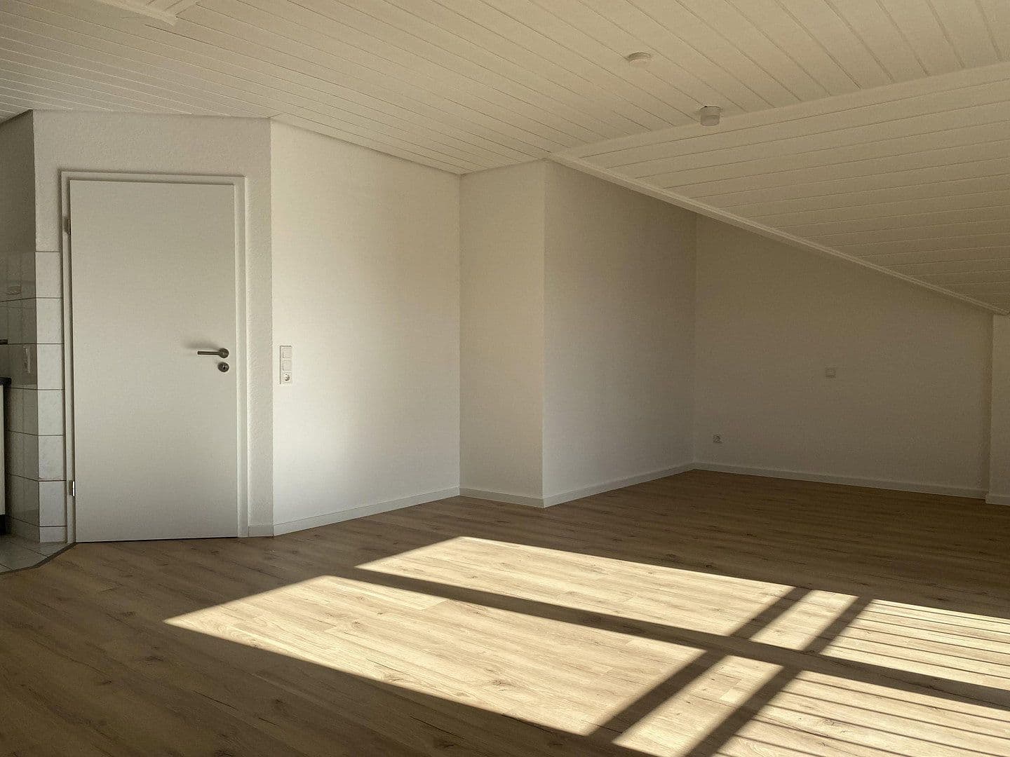 Pronájem bytu 1+1 39 m², Haßmersheim, Bádensko-Württembersko Pronájem bytu 1+1 39 m², Haßmersheim, Bádensko-Württembersko