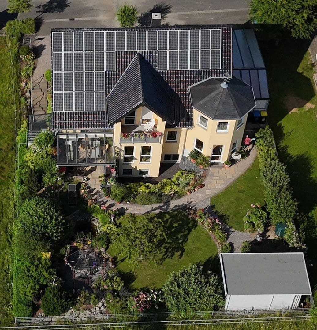 Prodej domu 322 m², pozemek 707 m², Künzell, Hessen Prodej domu 322 m², pozemek 707 m², Künzell, Hessen