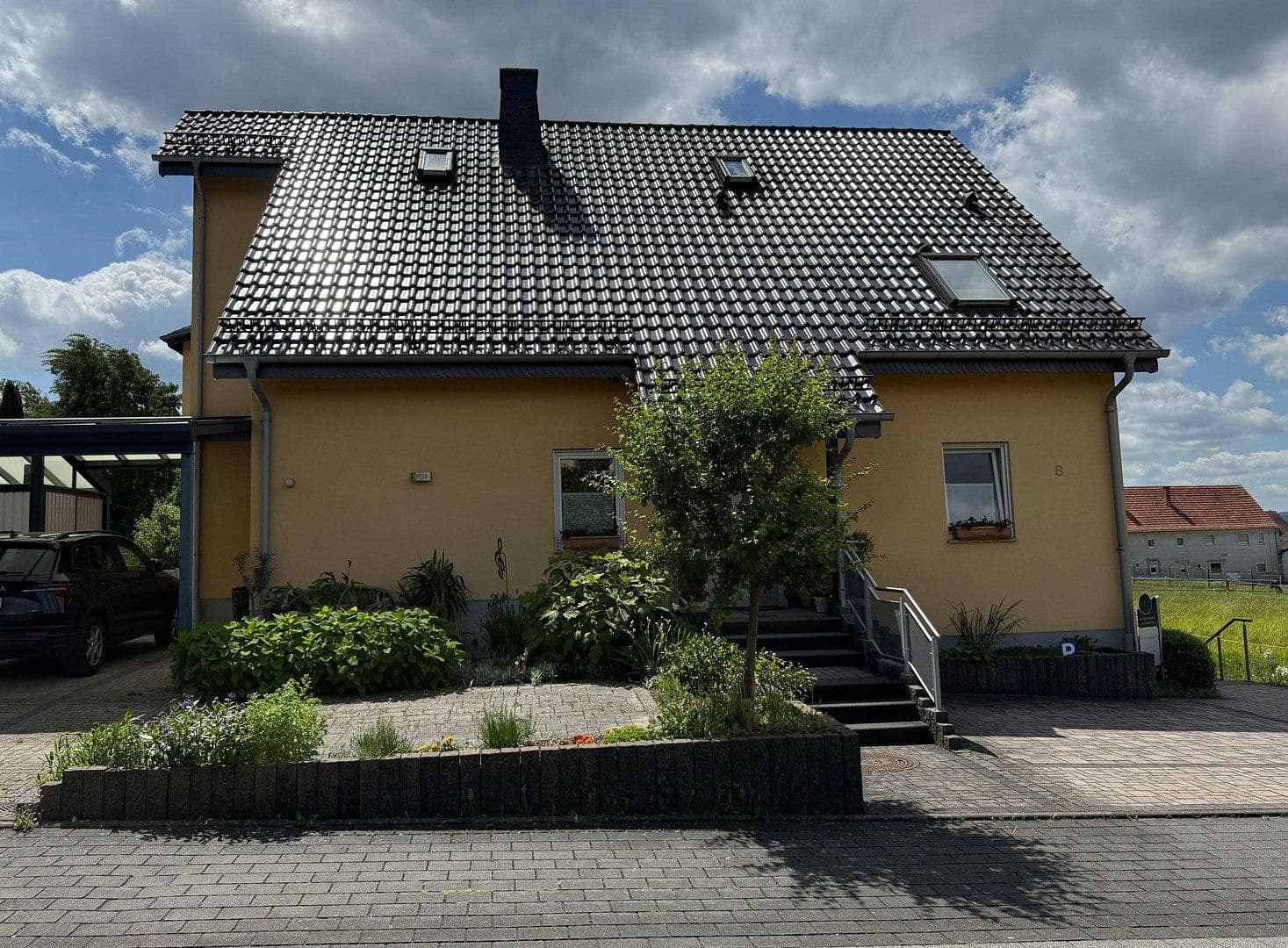 Prodej domu 322 m², pozemek 707 m², Künzell, Hessen Prodej domu 322 m², pozemek 707 m², Künzell, Hessen