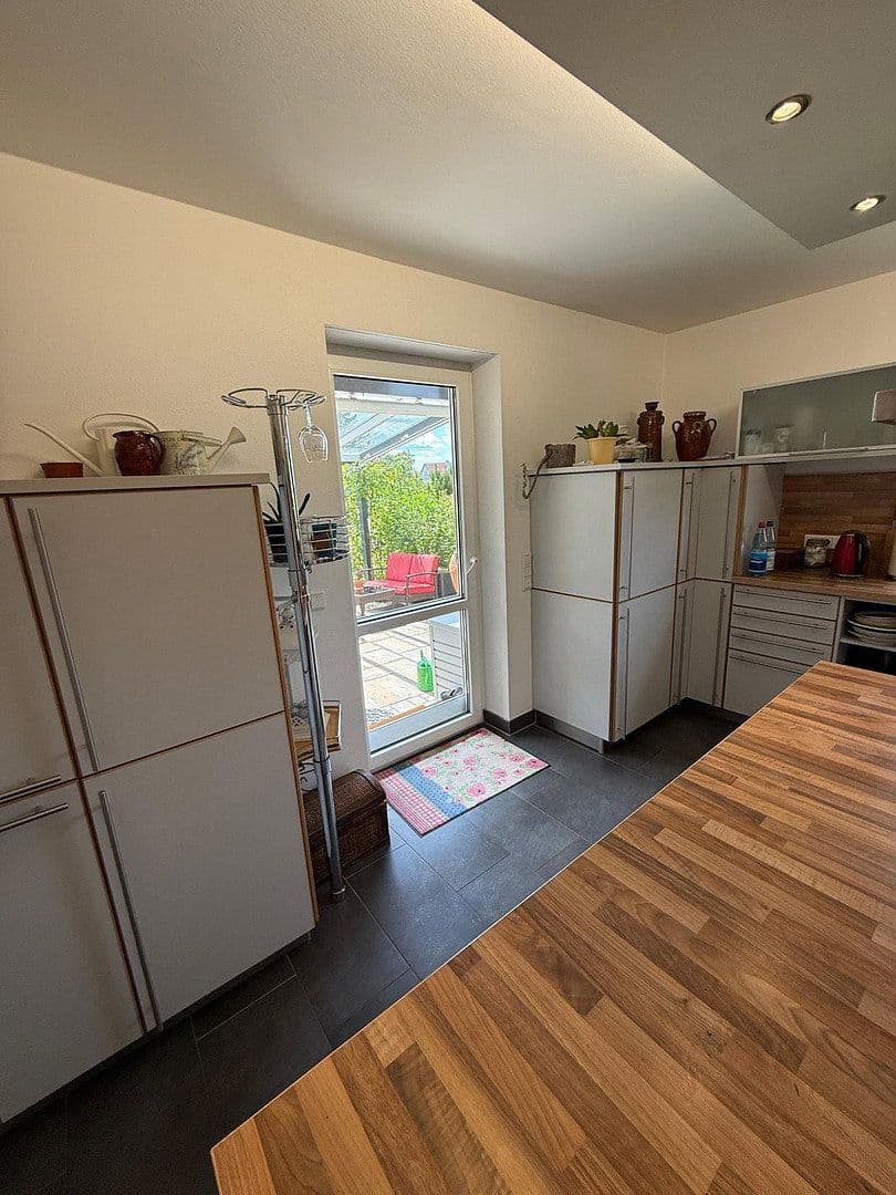 Prodej domu 322 m², pozemek 707 m², Künzell, Hessen Prodej domu 322 m², pozemek 707 m², Künzell, Hessen