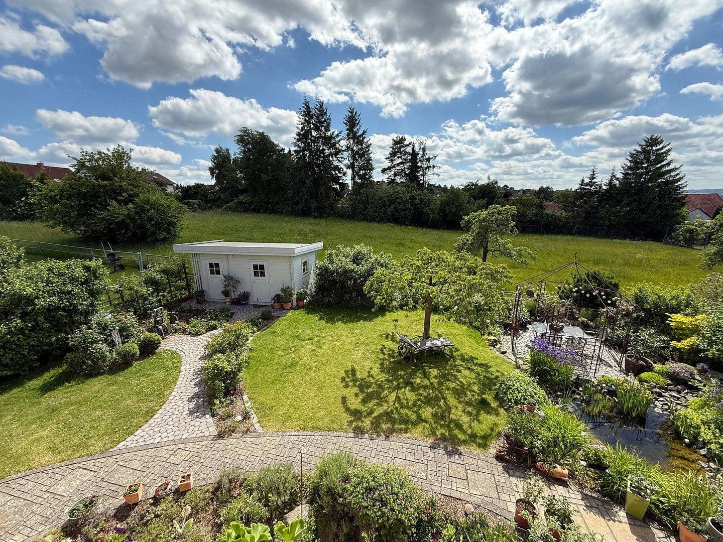 Prodej domu 322 m², pozemek 707 m², Künzell, Hessen Prodej domu 322 m², pozemek 707 m², Künzell, Hessen