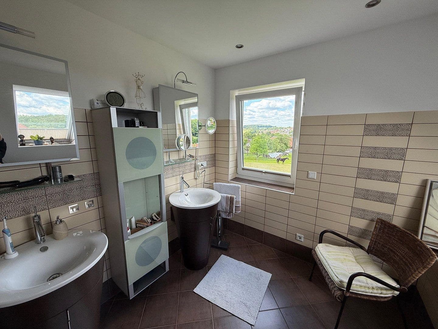 Prodej domu 322 m², pozemek 707 m², Künzell, Hessen Prodej domu 322 m², pozemek 707 m², Künzell, Hessen