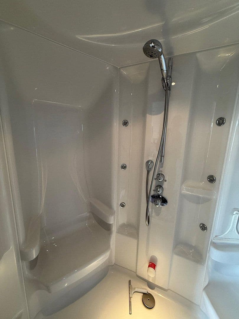 Prodej domu 322 m², pozemek 707 m², Künzell, Hessen Prodej domu 322 m², pozemek 707 m², Künzell, Hessen