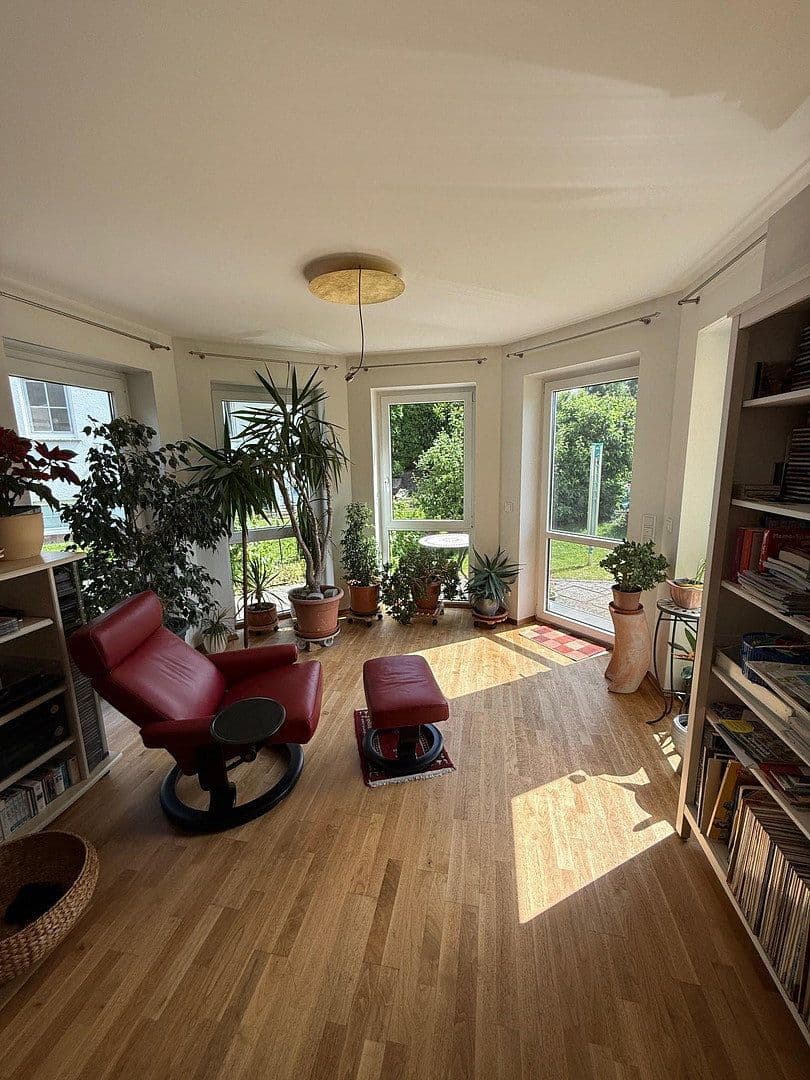 Prodej domu 322 m², pozemek 707 m², Künzell, Hessen Prodej domu 322 m², pozemek 707 m², Künzell, Hessen