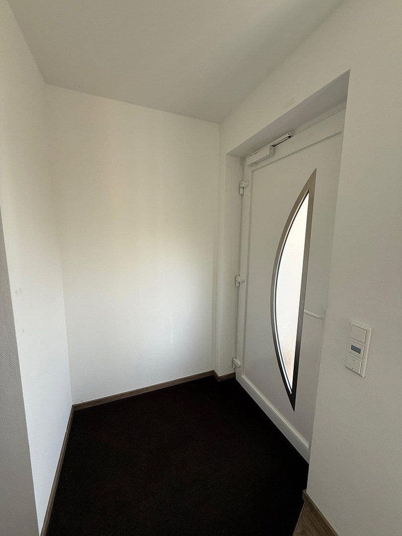 Prodej domu 322 m², pozemek 707 m², Künzell, Hessen Prodej domu 322 m², pozemek 707 m², Künzell, Hessen