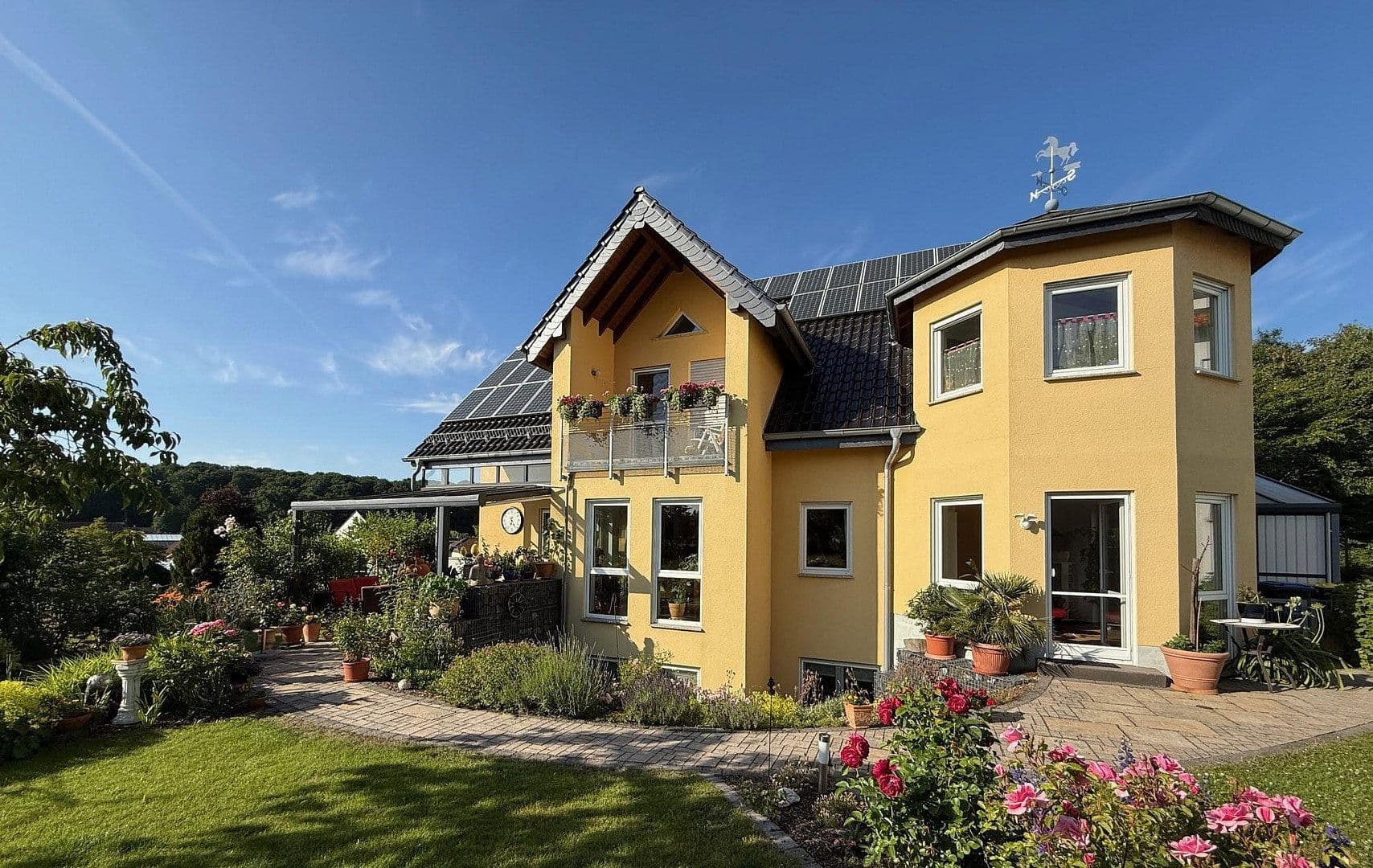 Prodej domu 322 m², pozemek 707 m², Künzell, Hessen Prodej domu 322 m², pozemek 707 m², Künzell, Hessen