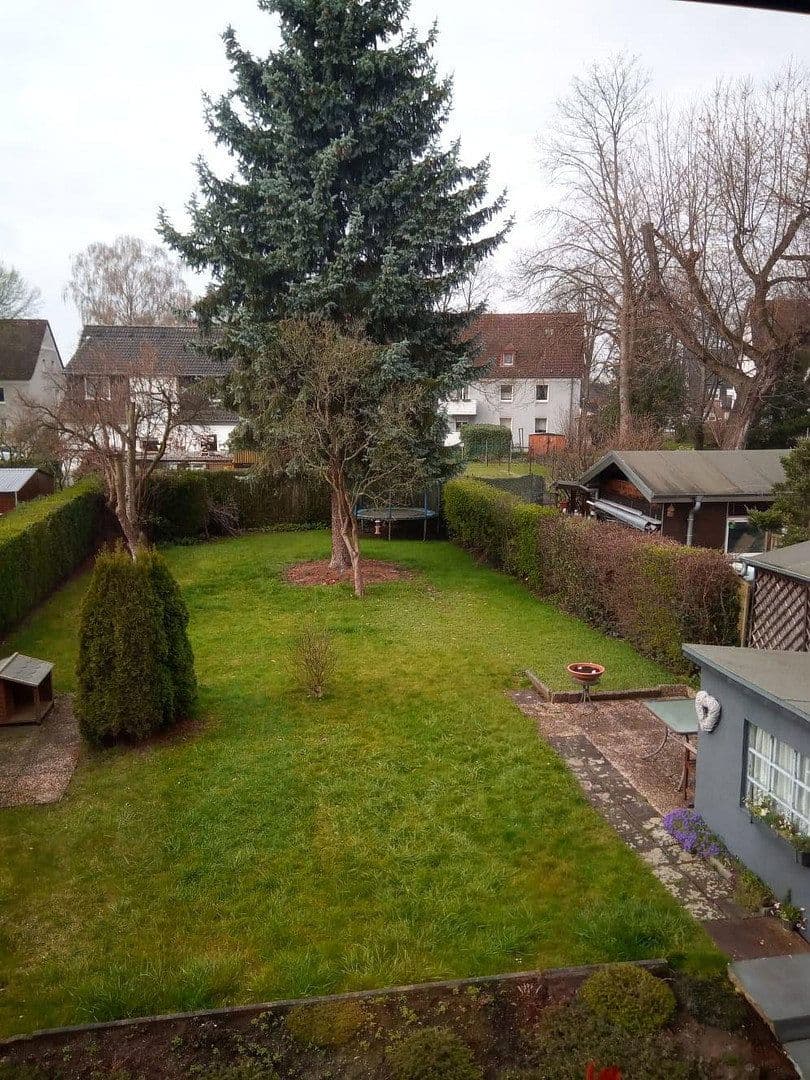 Prodej domu 120 m², pozemek 406 m², Heinrich-Lersch-Platz 9, Essen, Severní Porýní-Vestfálsko Prodej domu 120 m², pozemek 406 m², Heinrich-Lersch-Platz 9, Essen, Severní Porýní-Vestfálsko