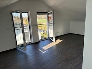 Pronájem domu 138 m², pozemek 250 m², Riedering, Bavorsko Pronájem domu 138 m², pozemek 250 m², Riedering, Bavorsko