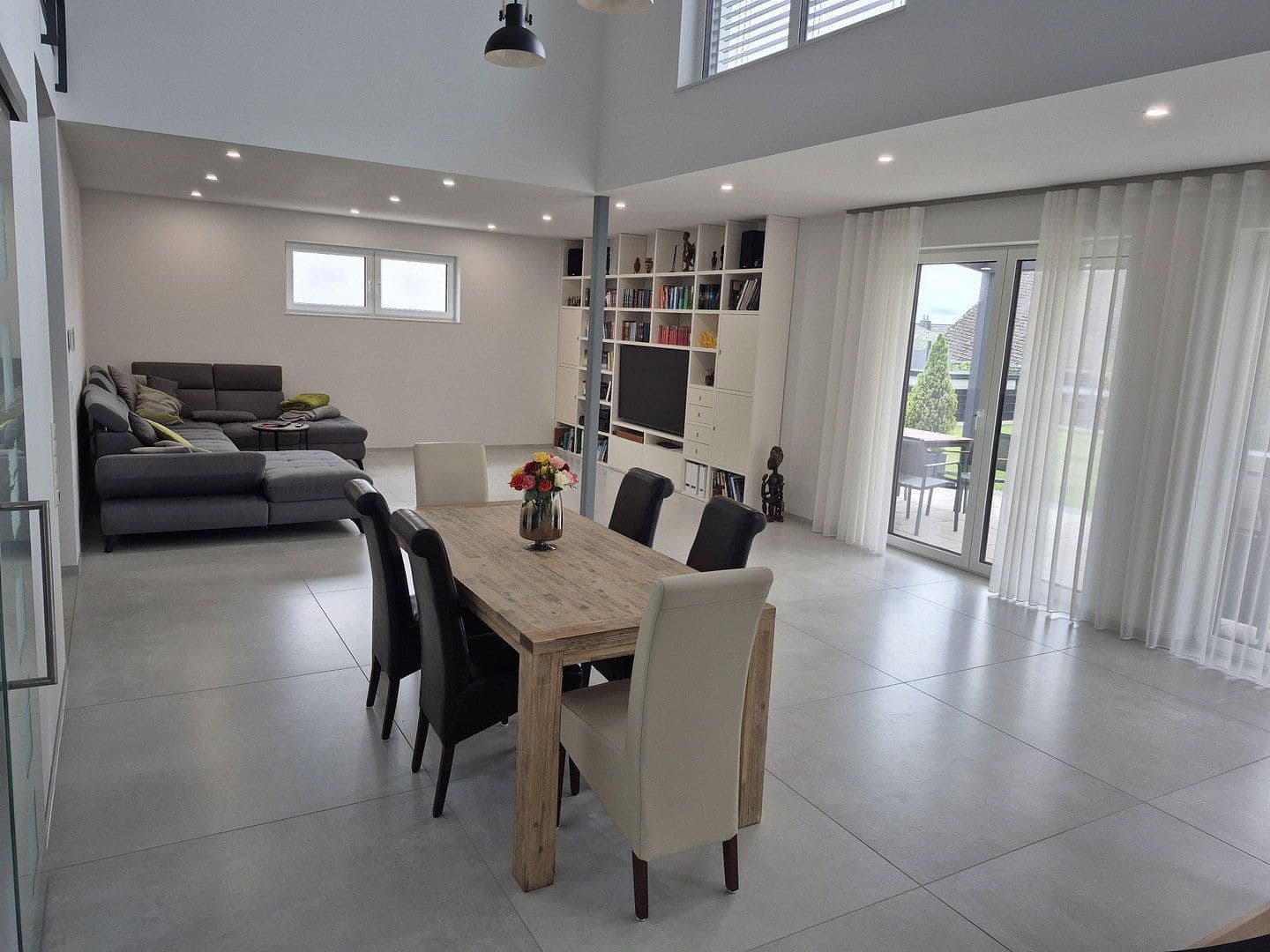 Prodej domu 244 m², pozemek 700 m², Binningen, Porýní-Falc Prodej domu 244 m², pozemek 700 m², Binningen, Porýní-Falc
