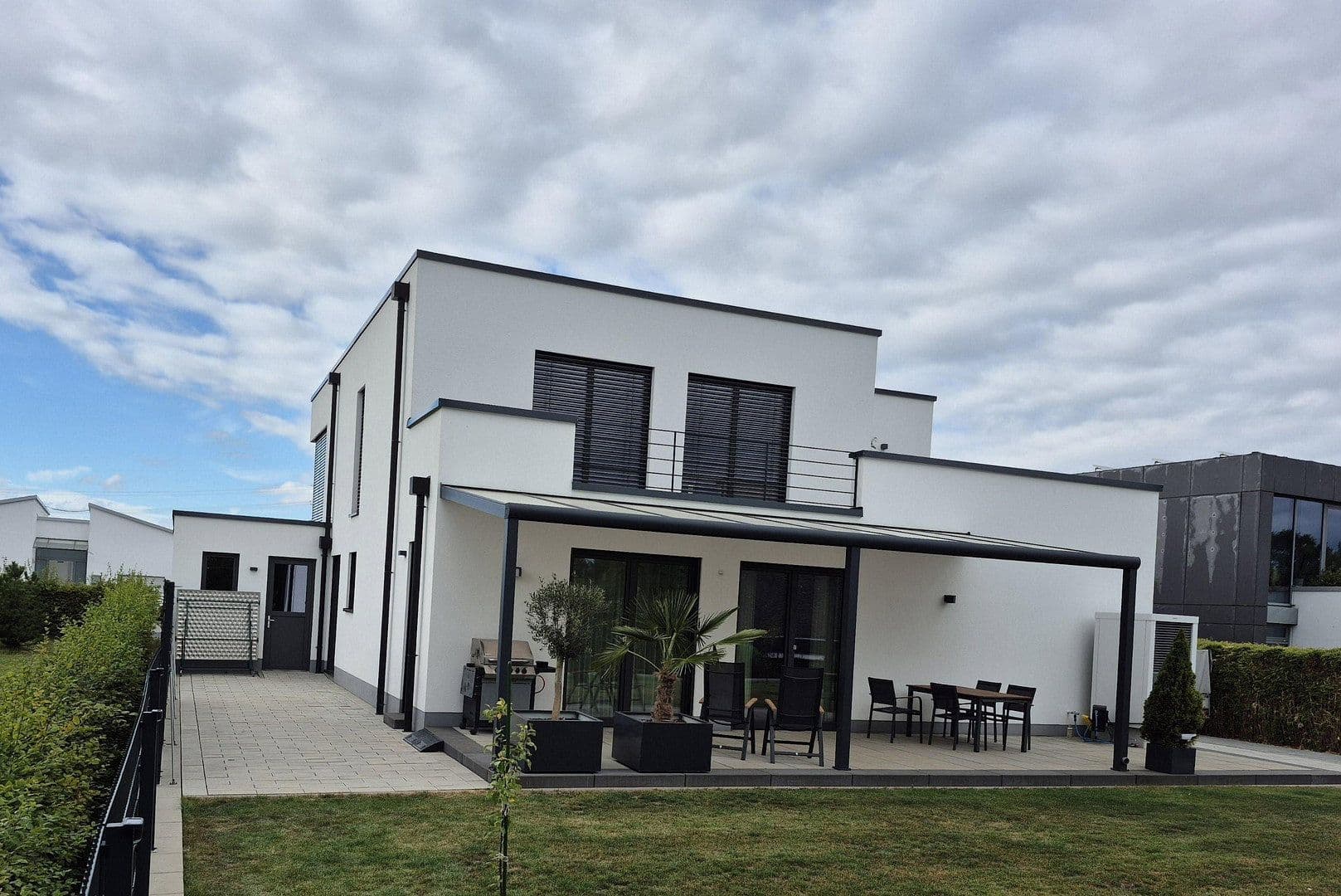 Prodej domu 244 m², pozemek 700 m², Binningen, Porýní-Falc Prodej domu 244 m², pozemek 700 m², Binningen, Porýní-Falc