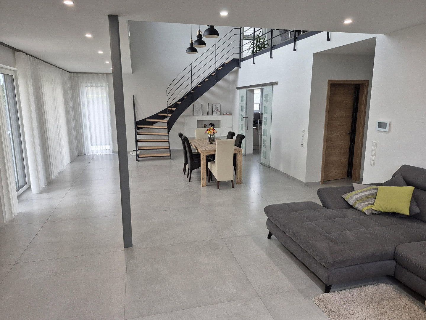 Prodej domu 244 m², pozemek 700 m², Binningen, Porýní-Falc Prodej domu 244 m², pozemek 700 m², Binningen, Porýní-Falc