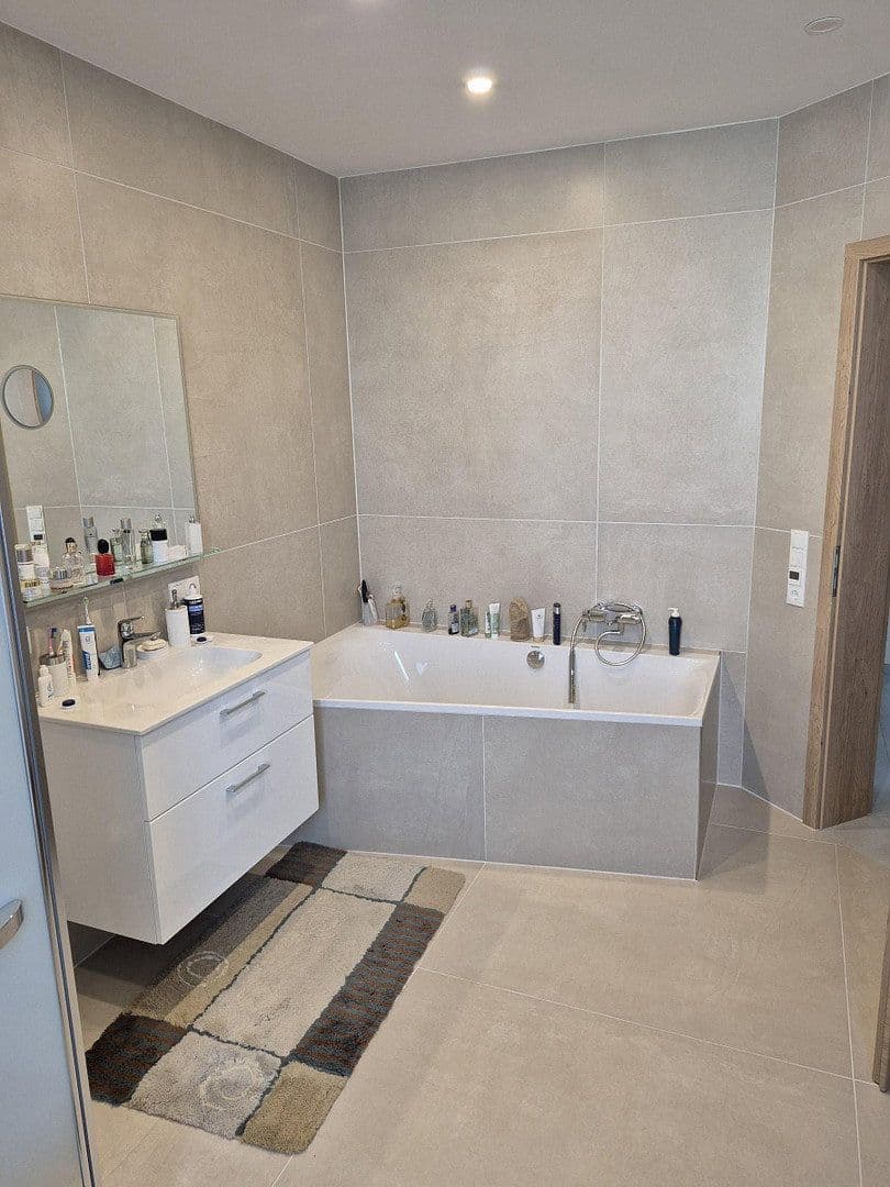 Prodej domu 244 m², pozemek 700 m², Binningen, Porýní-Falc Prodej domu 244 m², pozemek 700 m², Binningen, Porýní-Falc