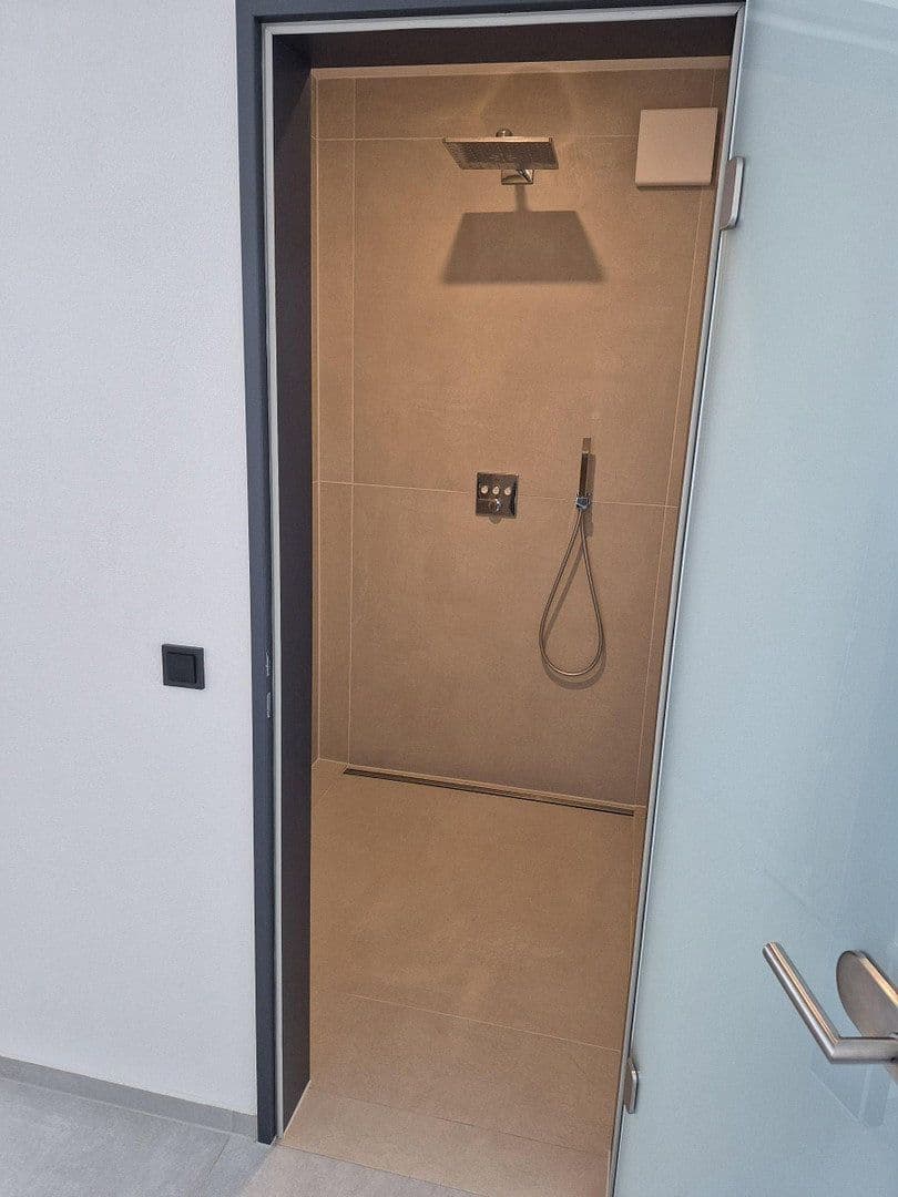 Prodej domu 244 m², pozemek 700 m², Binningen, Porýní-Falc Prodej domu 244 m², pozemek 700 m², Binningen, Porýní-Falc