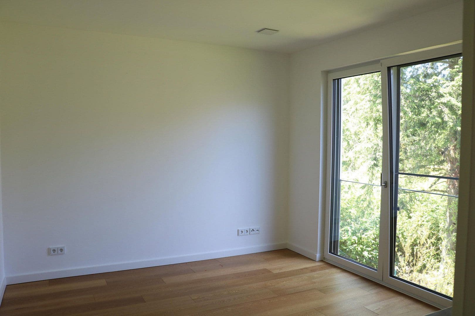 Pronájem domu 159 m², pozemek 155 m², Offenbach, Hessen Pronájem domu 159 m², pozemek 155 m², Offenbach, Hessen