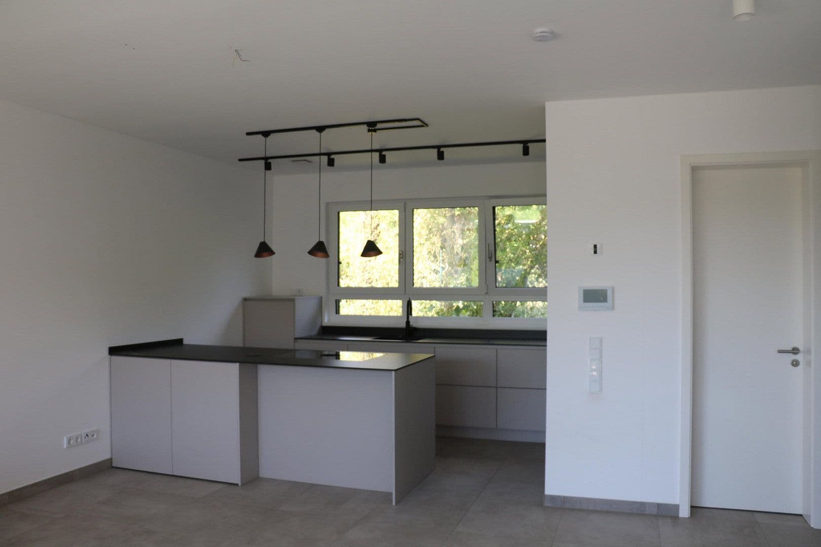 Pronájem domu 159 m², pozemek 155 m², Offenbach, Hessen Pronájem domu 159 m², pozemek 155 m², Offenbach, Hessen