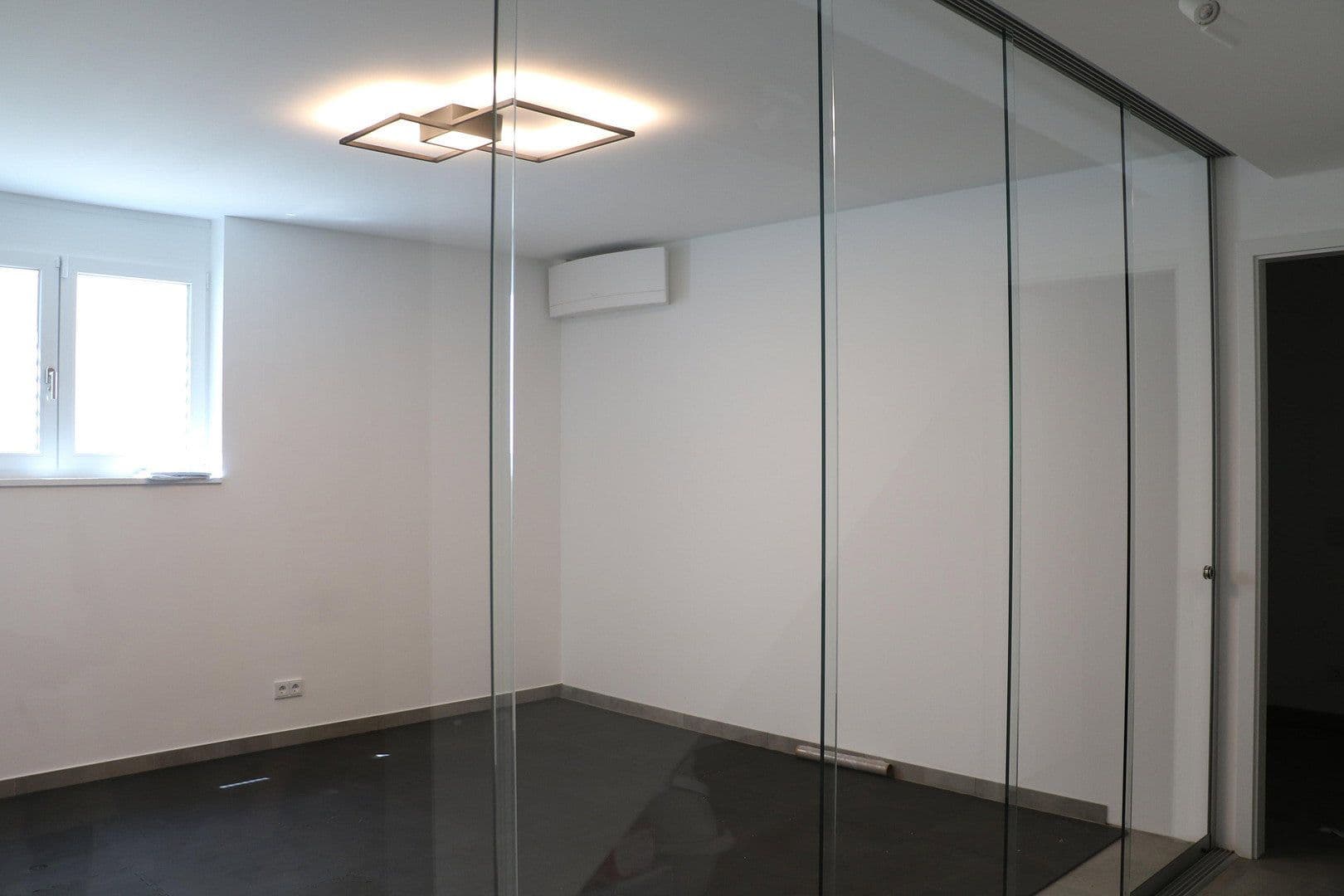 Pronájem domu 159 m², pozemek 155 m², Offenbach, Hessen Pronájem domu 159 m², pozemek 155 m², Offenbach, Hessen