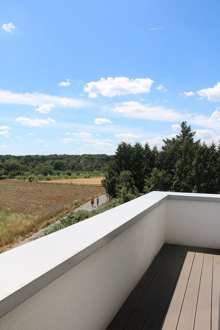 Pronájem domu 159 m², pozemek 155 m², Offenbach, Hessen Pronájem domu 159 m², pozemek 155 m², Offenbach, Hessen