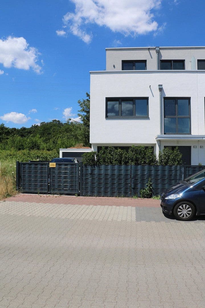 Pronájem domu 159 m², pozemek 155 m², Offenbach, Hessen Pronájem domu 159 m², pozemek 155 m², Offenbach, Hessen