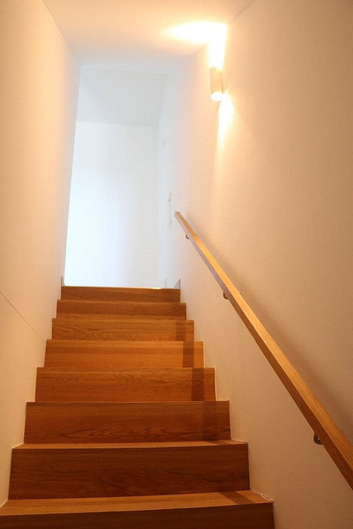 Pronájem domu 159 m², pozemek 155 m², Offenbach, Hessen Pronájem domu 159 m², pozemek 155 m², Offenbach, Hessen