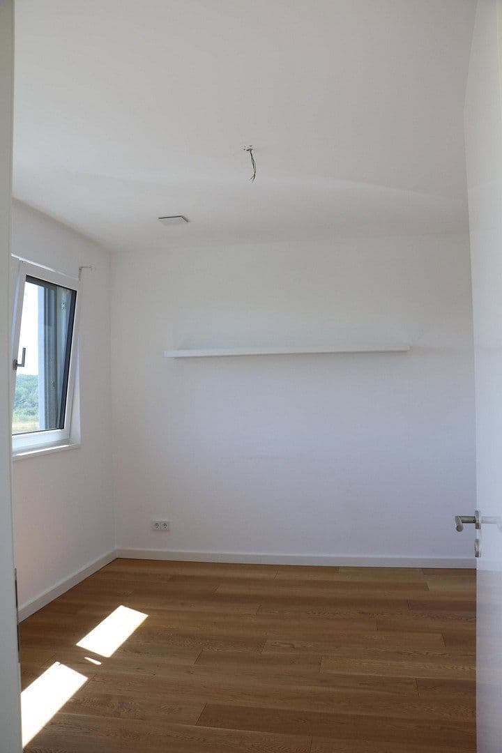 Pronájem domu 159 m², pozemek 155 m², Offenbach, Hessen Pronájem domu 159 m², pozemek 155 m², Offenbach, Hessen