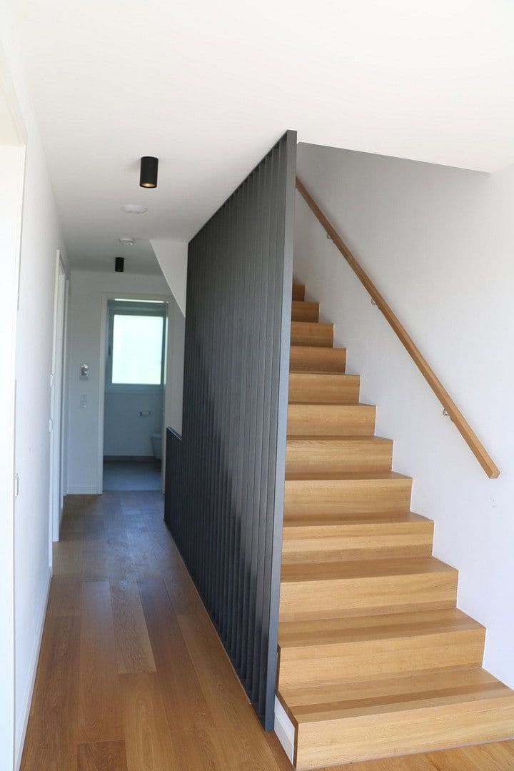 Pronájem domu 159 m², pozemek 155 m², Offenbach, Hessen Pronájem domu 159 m², pozemek 155 m², Offenbach, Hessen