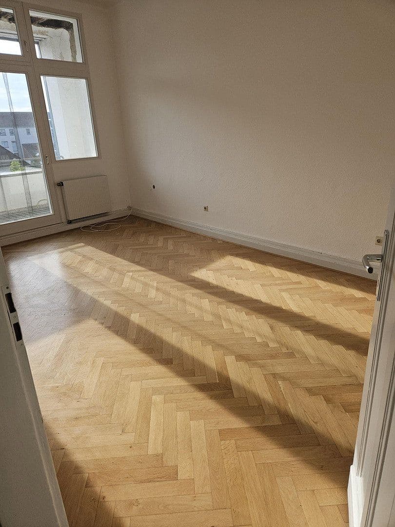 Pronájem bytu 4+1 150 m², Hauptstraße 67, Leverkusen Wiesdorf, Severní Porýní-Vestfálsko Pronájem bytu 4+1 150 m², Hauptstraße 67, Leverkusen Wiesdorf, Severní Porýní-Vestfálsko