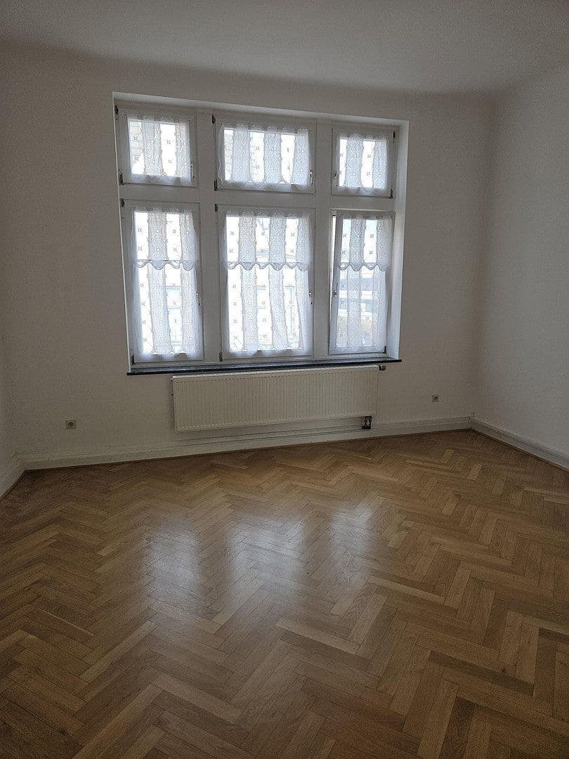 Pronájem bytu 4+1 150 m², Hauptstraße 67, Leverkusen Wiesdorf, Severní Porýní-Vestfálsko Pronájem bytu 4+1 150 m², Hauptstraße 67, Leverkusen Wiesdorf, Severní Porýní-Vestfálsko