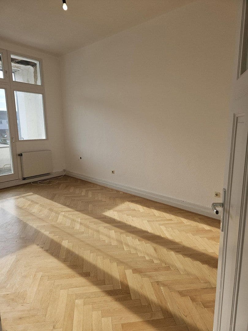 Pronájem bytu 4+1 150 m², Hauptstraße 67, Leverkusen Wiesdorf, Severní Porýní-Vestfálsko Pronájem bytu 4+1 150 m², Hauptstraße 67, Leverkusen Wiesdorf, Severní Porýní-Vestfálsko