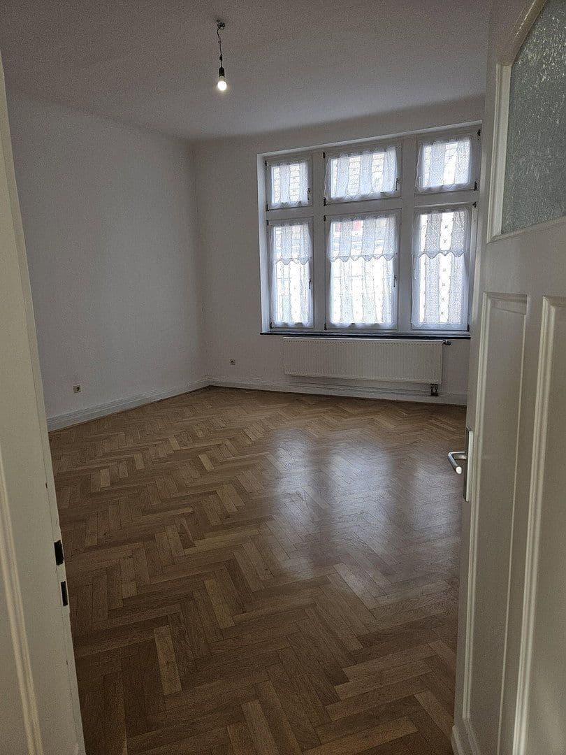 Pronájem bytu 4+1 150 m², Hauptstraße 67, Leverkusen Wiesdorf, Severní Porýní-Vestfálsko Pronájem bytu 4+1 150 m², Hauptstraße 67, Leverkusen Wiesdorf, Severní Porýní-Vestfálsko