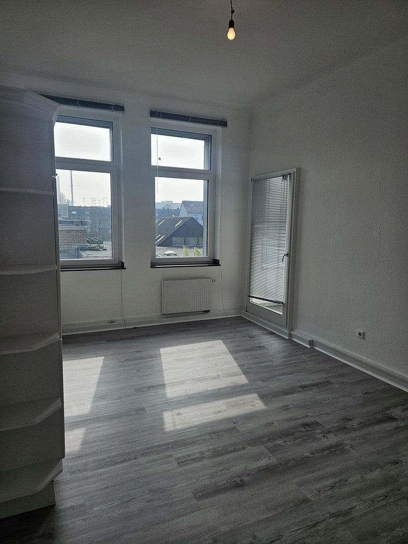 Pronájem bytu 4+1 150 m², Hauptstraße 67, Leverkusen Wiesdorf, Severní Porýní-Vestfálsko Pronájem bytu 4+1 150 m², Hauptstraße 67, Leverkusen Wiesdorf, Severní Porýní-Vestfálsko