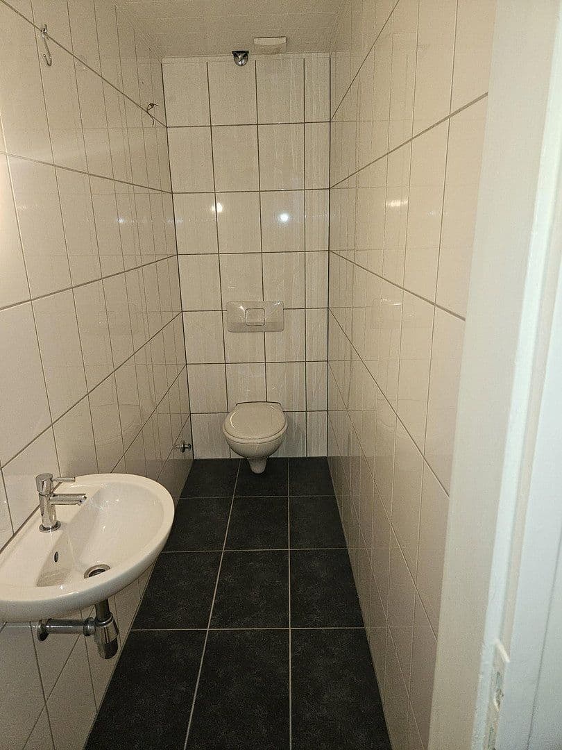 Pronájem bytu 4+1 150 m², Hauptstraße 67, Leverkusen Wiesdorf, Severní Porýní-Vestfálsko Pronájem bytu 4+1 150 m², Hauptstraße 67, Leverkusen Wiesdorf, Severní Porýní-Vestfálsko