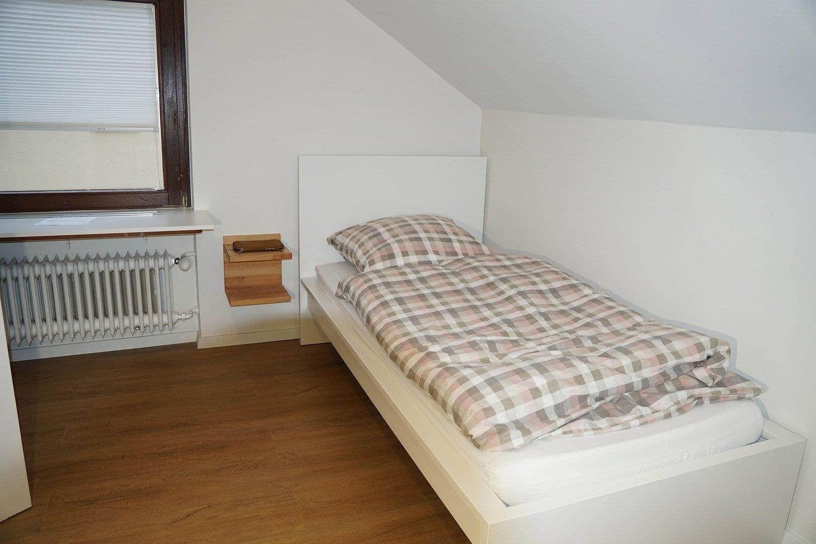 Pronájem bytu 3+1 96 m², Bahnhofstraße 29, Neckargemünd, Bádensko-Württembersko Pronájem bytu 3+1 96 m², Bahnhofstraße 29, Neckargemünd, Bádensko-Württembersko