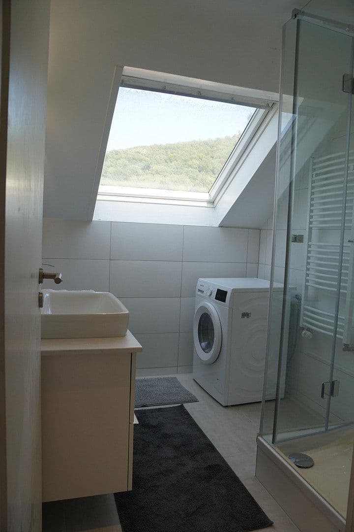 Pronájem bytu 3+1 96 m², Bahnhofstraße 29, Neckargemünd, Bádensko-Württembersko Pronájem bytu 3+1 96 m², Bahnhofstraße 29, Neckargemünd, Bádensko-Württembersko