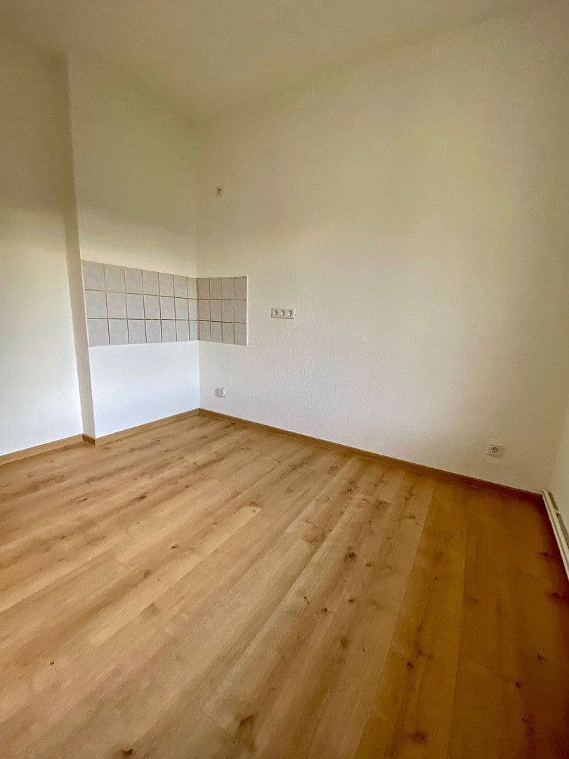 Pronájem bytu 4+1 76 m², Ernst-Thälmann-Straße 50, Sandersdorf-Brehna, Sasko-Anhaltsko Pronájem bytu 4+1 76 m², Ernst-Thälmann-Straße 50, Sandersdorf-Brehna, Sasko-Anhaltsko