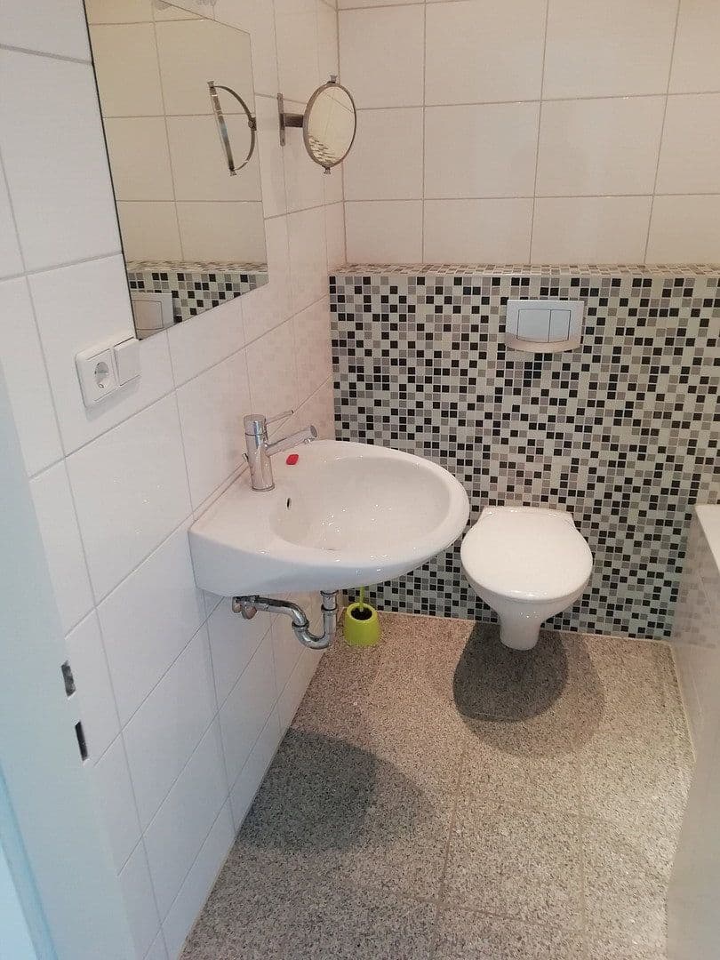 Prodej domu 554 m², pozemek 770 m², Uerdinger Str. 234, Krefeld, Severní Porýní-Vestfálsko Prodej domu 554 m², pozemek 770 m², Uerdinger Str. 234, Krefeld, Severní Porýní-Vestfálsko