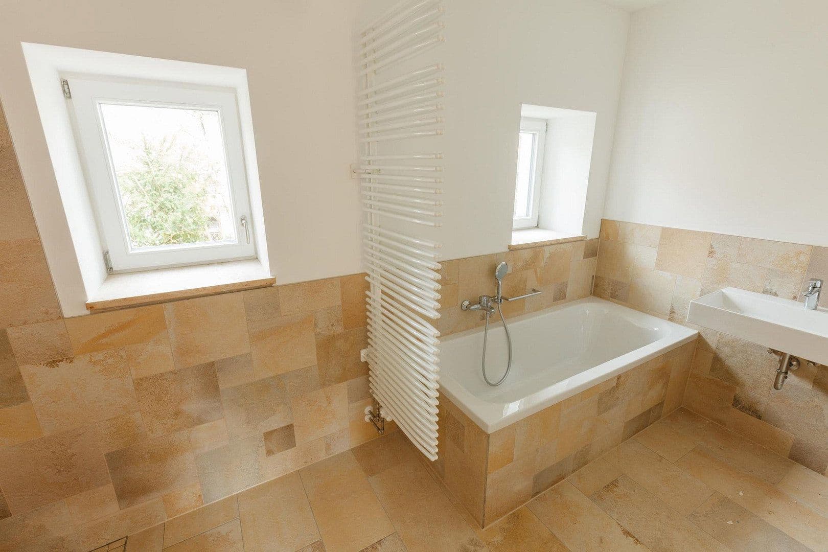 Pronájem bytu 2+1 95 m², Rosenstraße 5, Großhesselohe, Bavorsko Pronájem bytu 2+1 95 m², Rosenstraße 5, Großhesselohe, Bavorsko