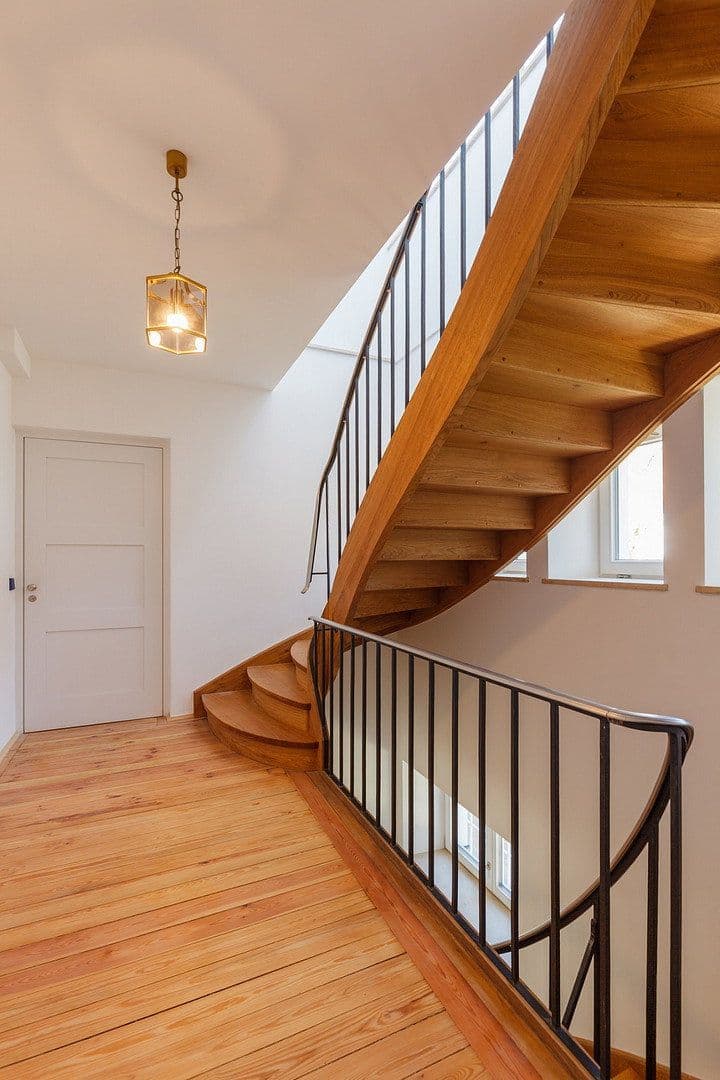 Pronájem bytu 2+1 95 m², Rosenstraße 5, Großhesselohe, Bavorsko Pronájem bytu 2+1 95 m², Rosenstraße 5, Großhesselohe, Bavorsko