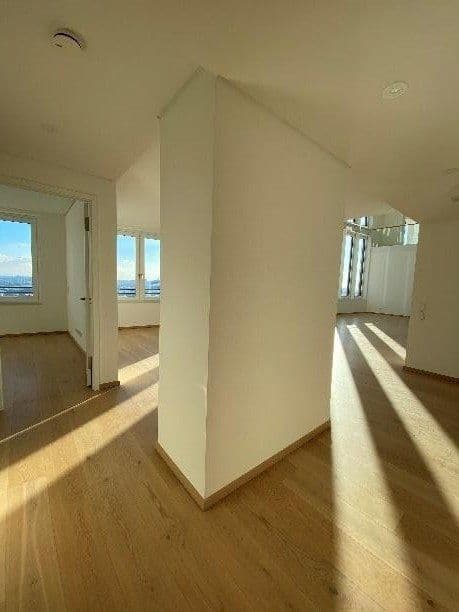 Pronájem bytu 3+1 170 m², Europa-Allee 103, Frankfurt am Main, Hessen Pronájem bytu 3+1 170 m², Europa-Allee 103, Frankfurt am Main, Hessen