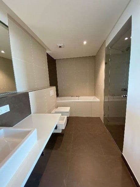 Pronájem bytu 3+1 170 m², Europa-Allee 103, Frankfurt am Main, Hessen Pronájem bytu 3+1 170 m², Europa-Allee 103, Frankfurt am Main, Hessen