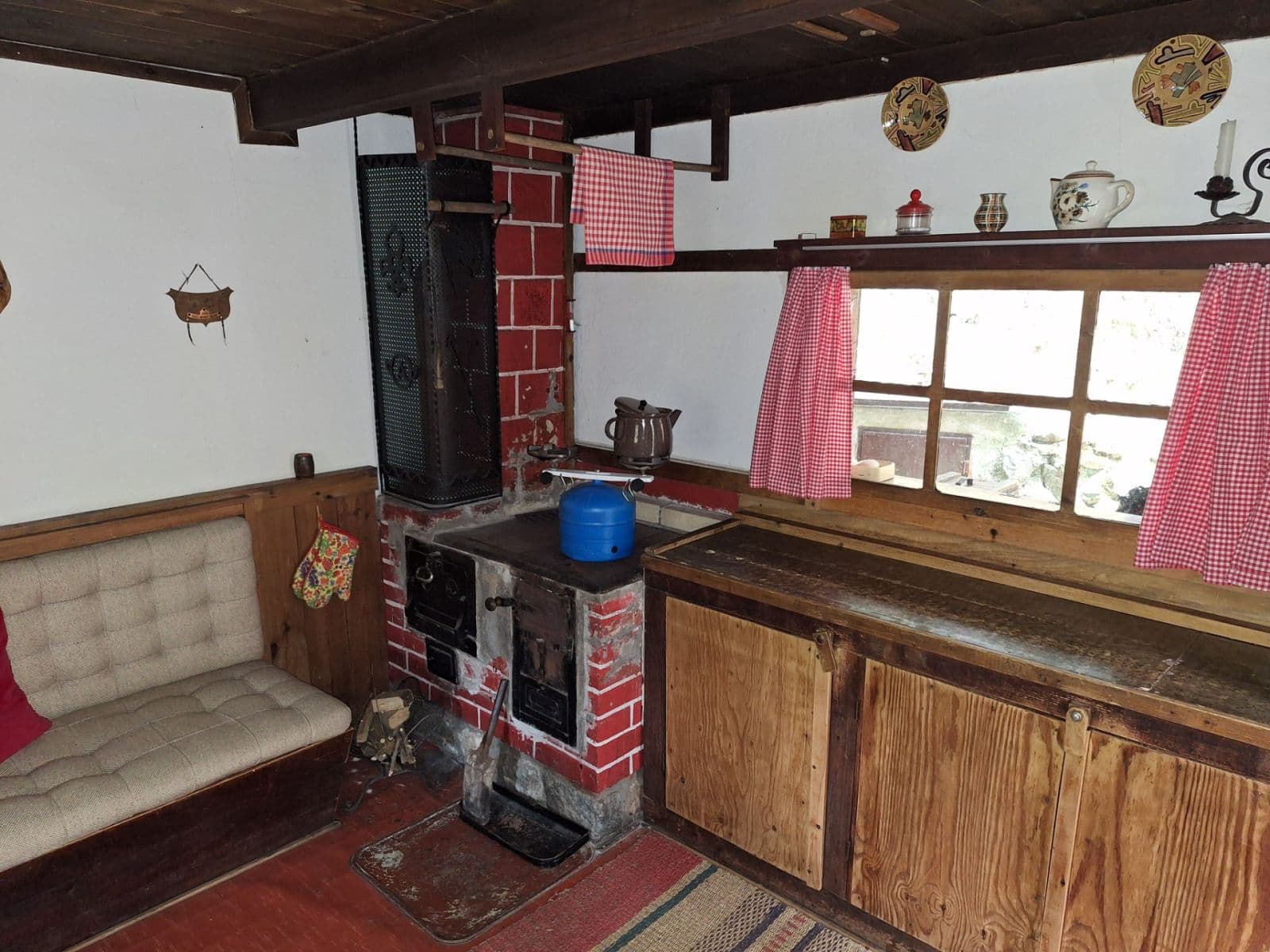 Prodej chaty, chalupy 30 m², pozemek 40 m², Kamenný Přívoz, Středočeský kraj Prodej chaty, chalupy 30 m², pozemek 40 m², Kamenný Přívoz, Středočeský kraj