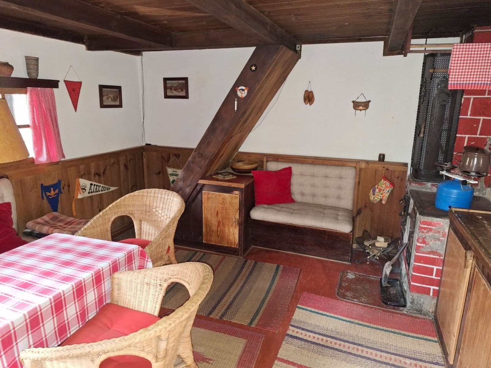 Prodej chaty, chalupy 30 m², pozemek 40 m², Kamenný Přívoz, Středočeský kraj Prodej chaty, chalupy 30 m², pozemek 40 m², Kamenný Přívoz, Středočeský kraj